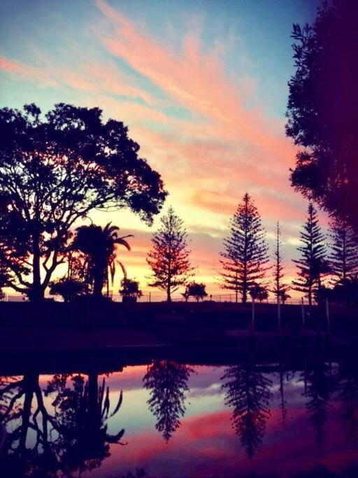 Broadwater Canal Frontage-runaway Bay-boat Ramp Gold Coast