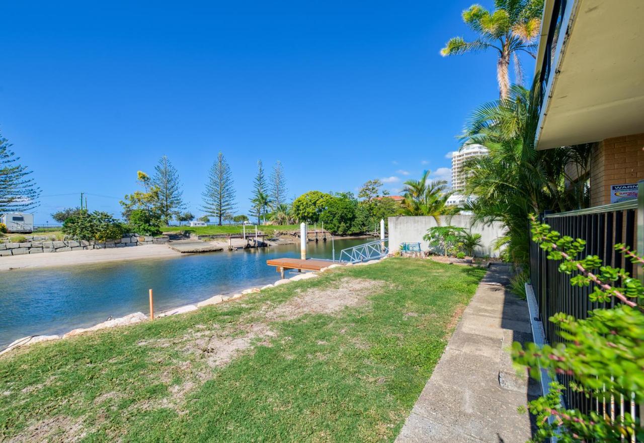 Broadwater Canal Frontage-runaway Bay-boat Ramp * Gold Coast