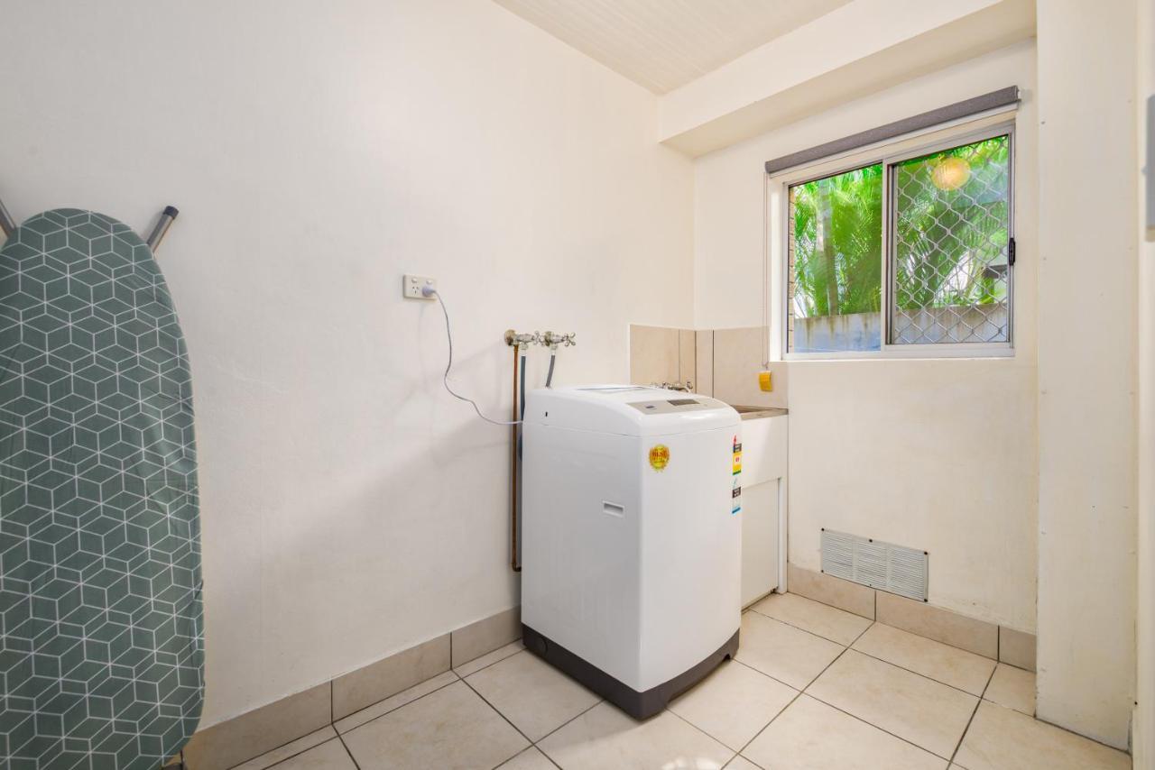 Broadwater Canal Frontage-runaway Bay-boat Ramp Apartment